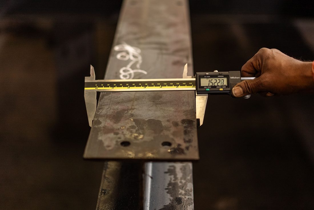 Dimensional inspection of a machined part